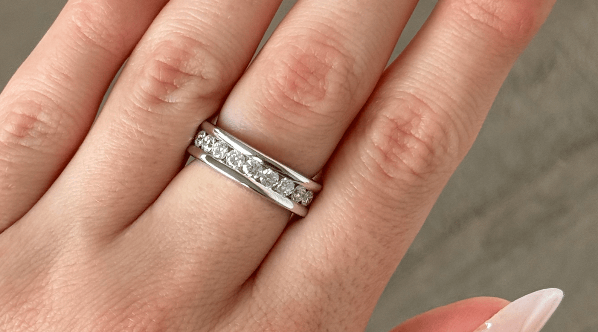 Elegant Tension Wedding Rings
