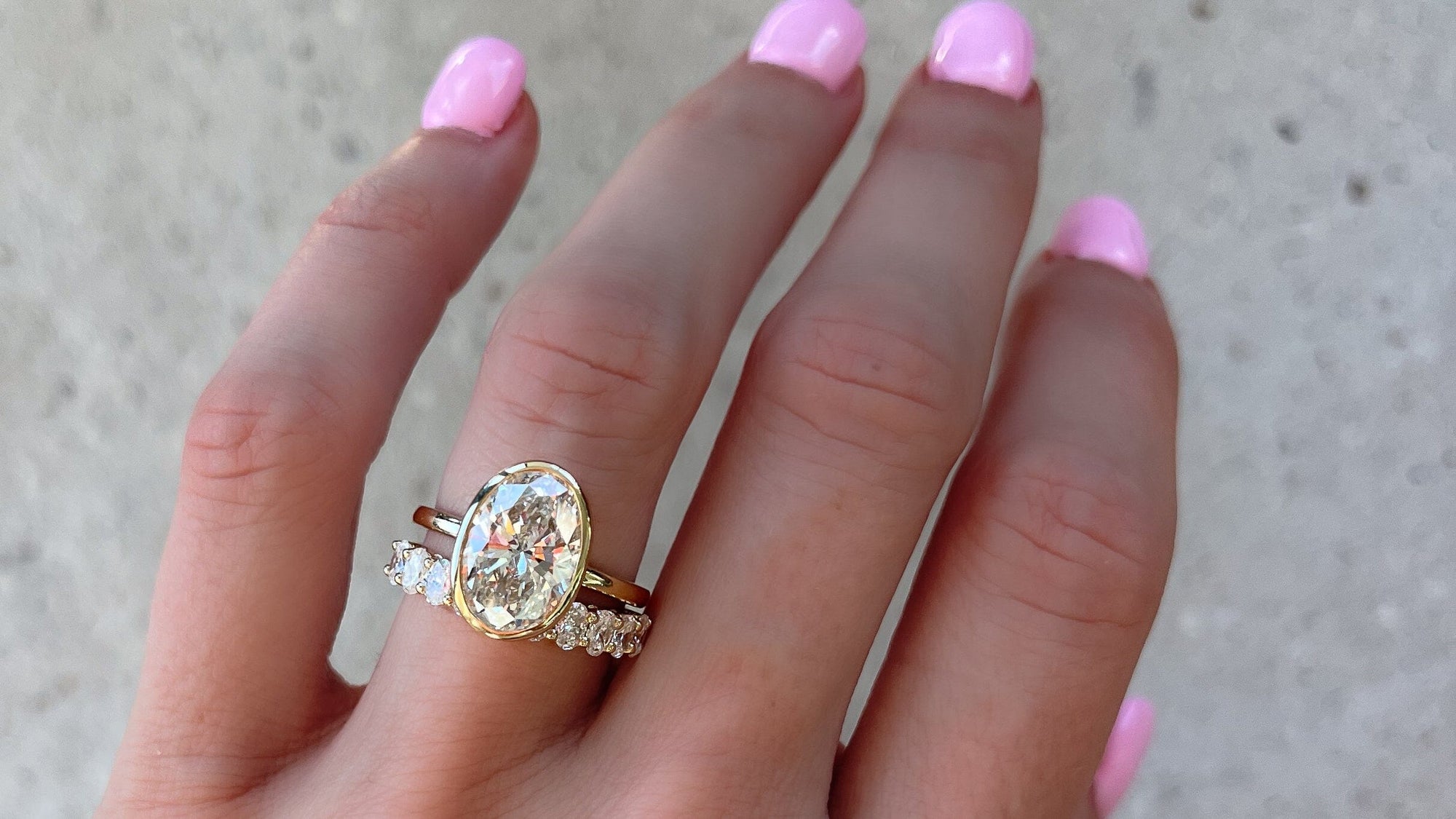 Style Guide: How to Choose an Oval Engagement Ring with Wedding Band i -  GOODSTONE